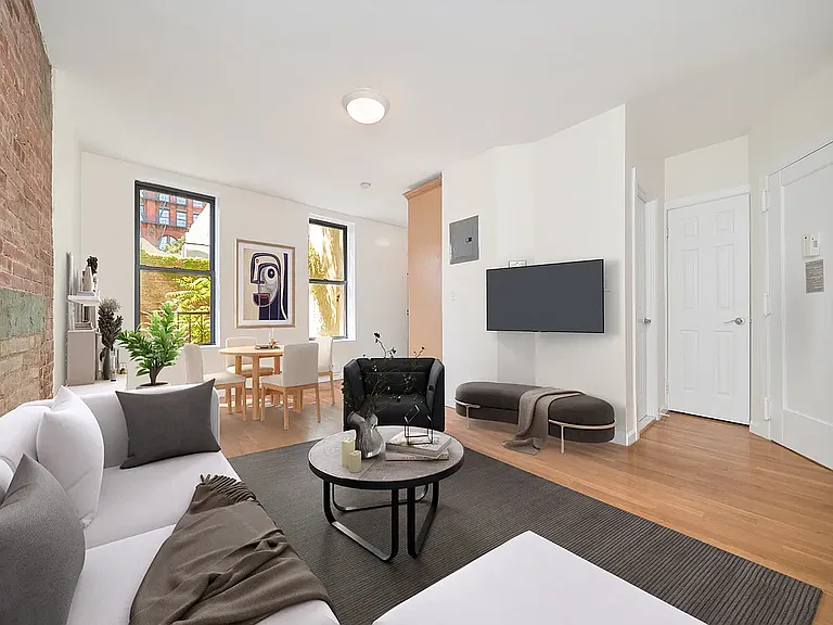 283 Mott St #4-R — Photo 2