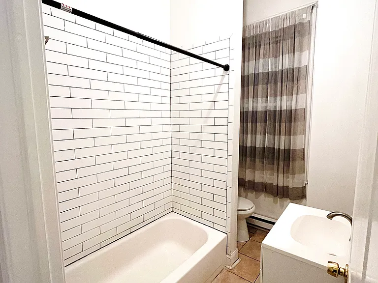 1613 N Allison St #1 — Photo 4