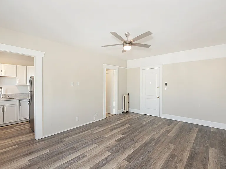 Grandview Apartments — Photo 44