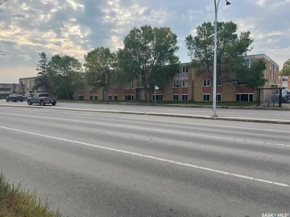 1919 22nd STREET W, Saskatoon, SK S7M 0T8