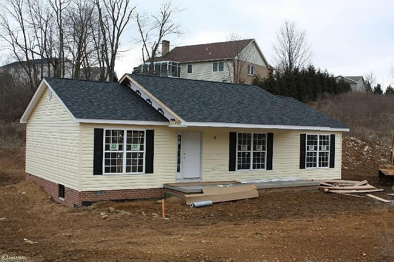 1st image of 615 Cedar Ct