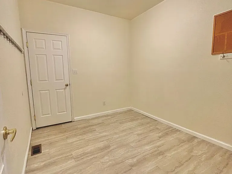 1005 Homestake Dr — Photo 12