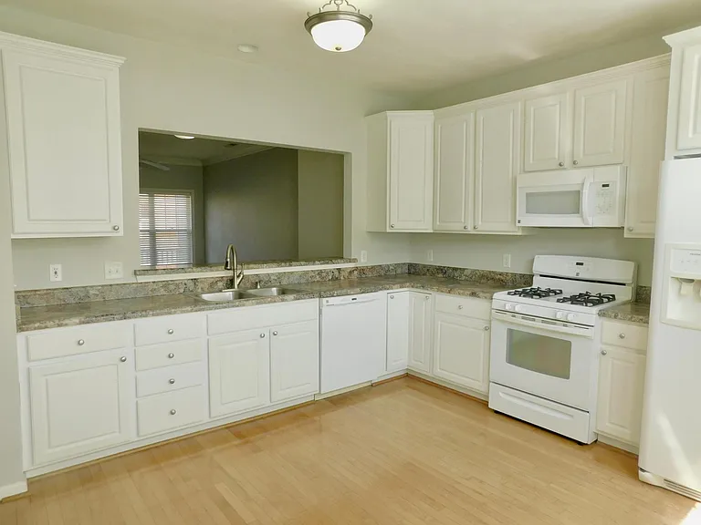 4728 Beach Bay Ct — Photo 4