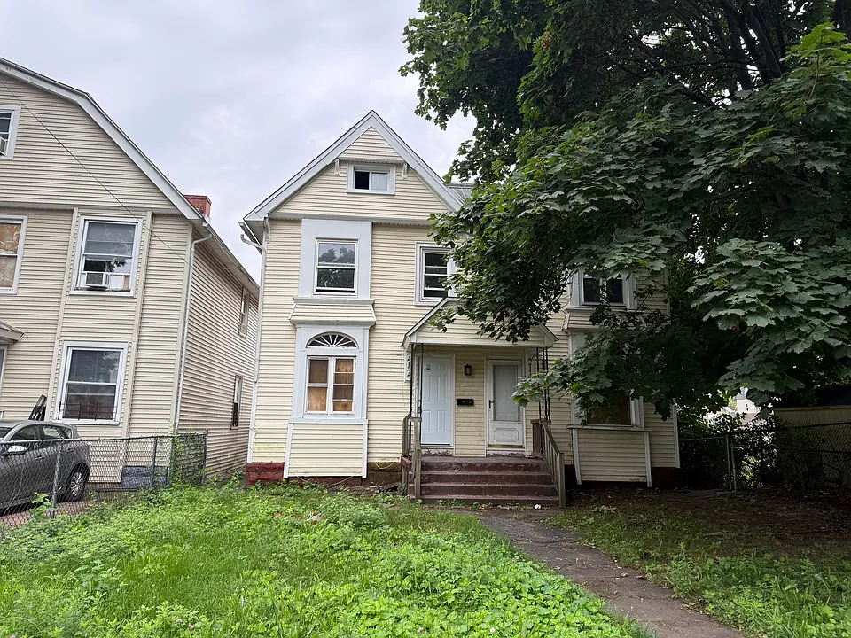 214 English St