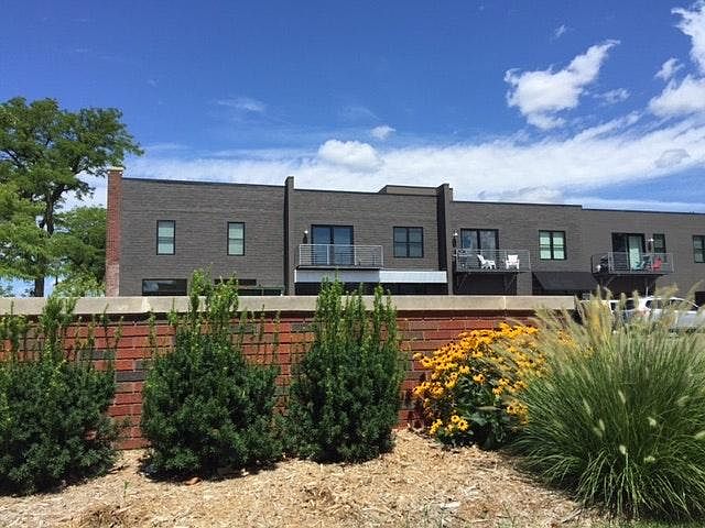 1st image of 922 N Main St APT 204
