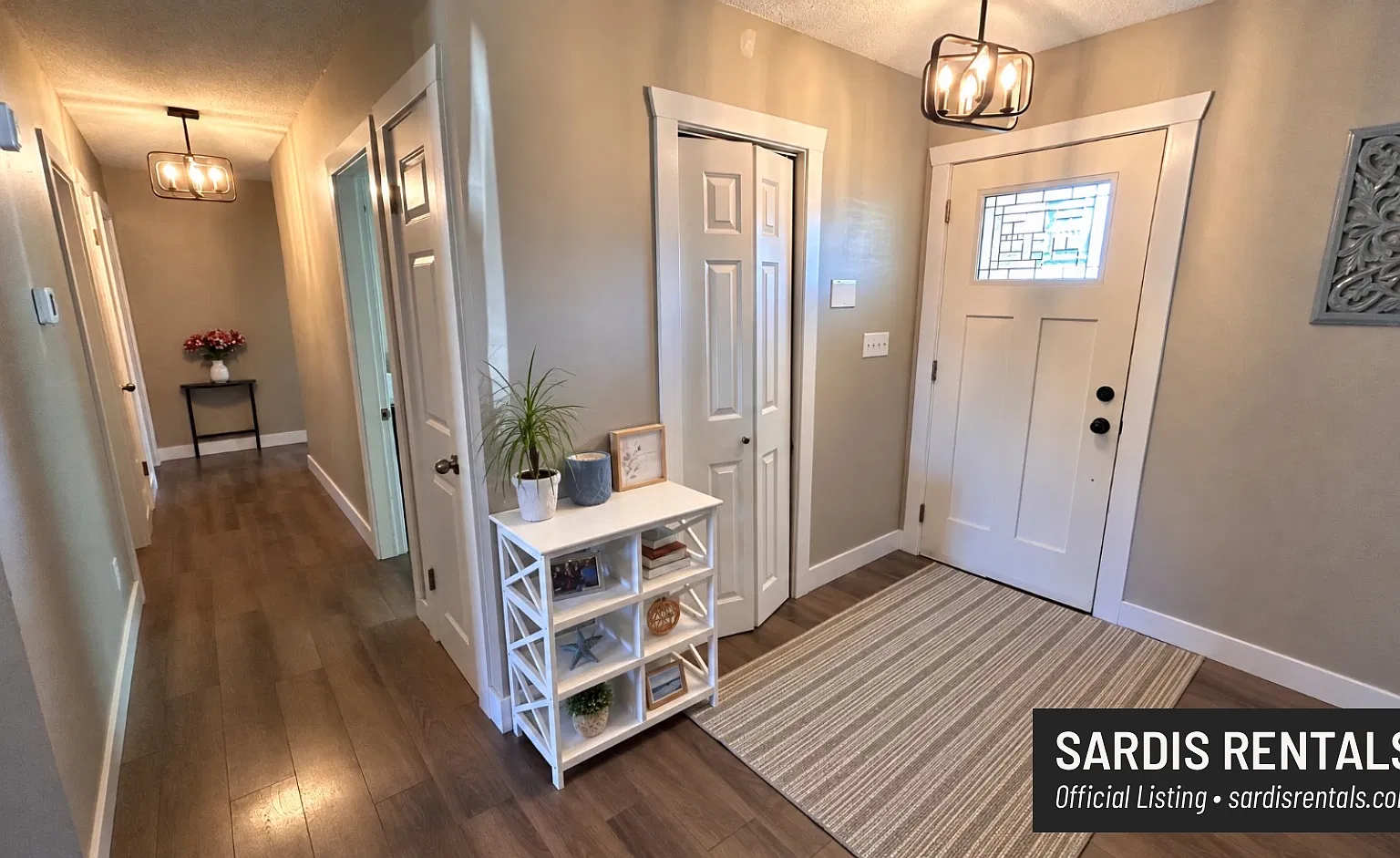 4 bed, 2400 sqft, $3,400 — Photo 2