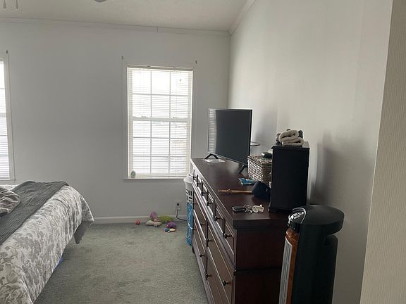 4th image of 255 Rockford Cir