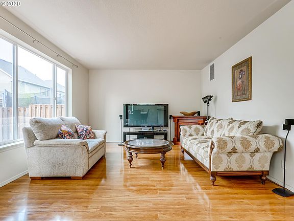 5th image of 1137 SE Wenlock Ave