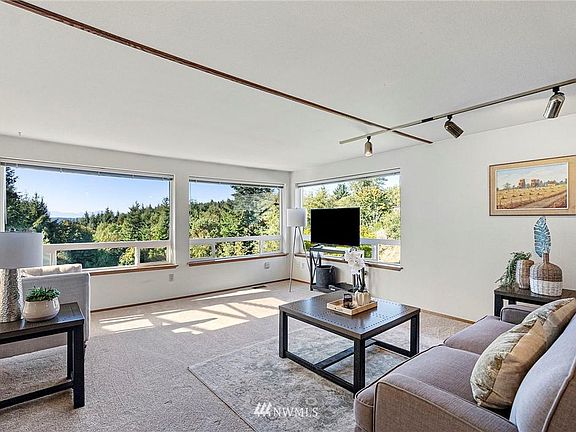 2nd image of 3108 N Narrows Dr