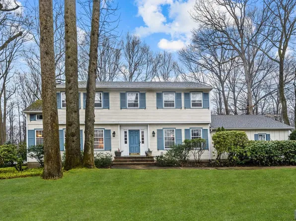 502 Weymouth Dr, Wyckoff, NJ 07481