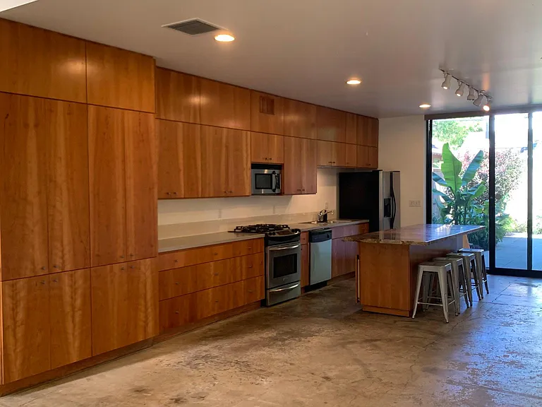 5216 N Williams Ave — Photo 18