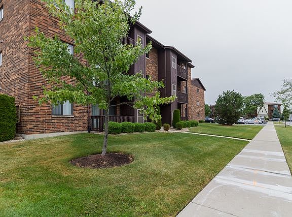 2nd image of 15712 Peggy Ln #1