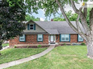 9614 Overhill Rd, Kansas City, MO 64134