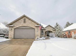 4N466 Mark Twain St, St Charles, IL 60175