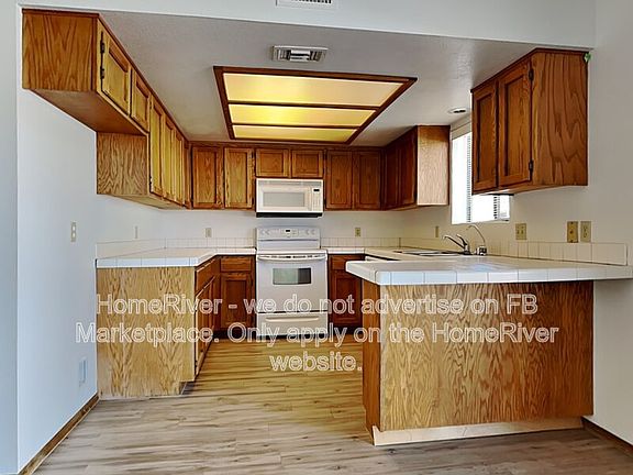 5th image of 647 Aloha Dr