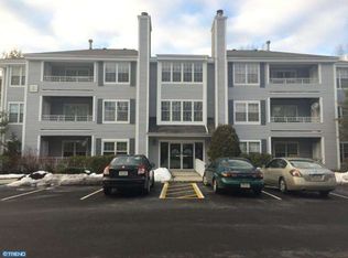 101 Raintree Ct, Helmetta, NJ 08828