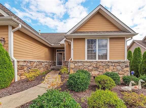 2nd image of 39 Whistlewood Ln