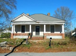 4 Dewey St, Newnan, GA 30263