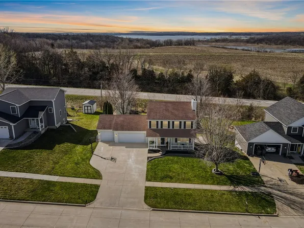781 183rd Pl, Pella, IA 50219