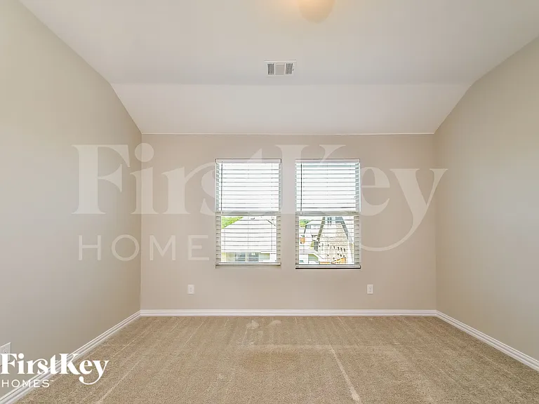 223 Rosewood Dr — Photo 10
