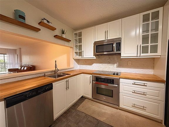 4th image of 511 Ives Dairy Rd Unit 3016