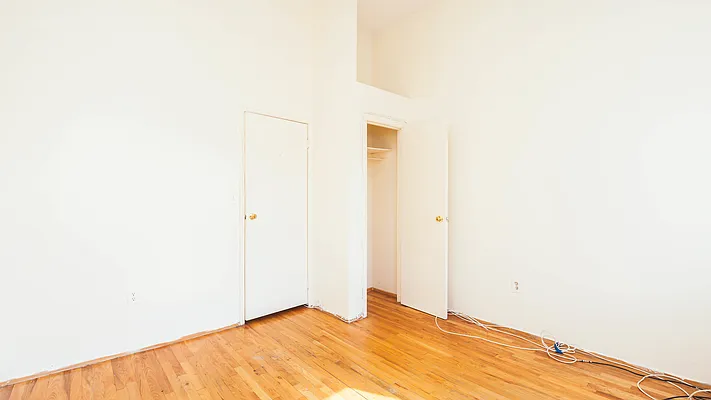 Rented by Nooklyn NYC LLC | media 8