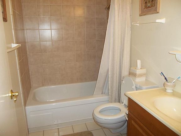 5th image of 920 N 82nd St APT H212