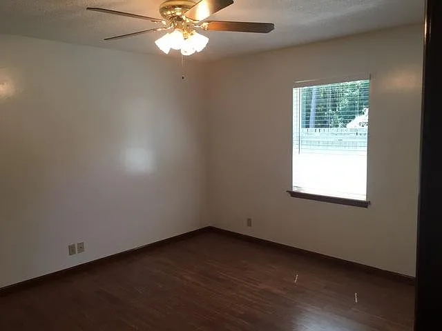 403 Somerset Rd — Photo 37