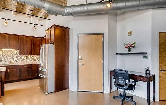Studio, 680 sqft, $2,000 — Photo 3