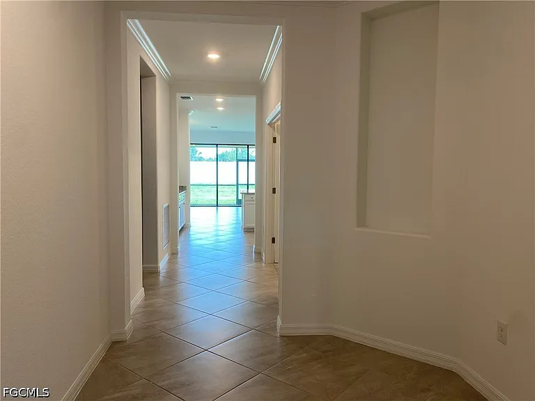 14662 Cantabria Dr — Photo 22