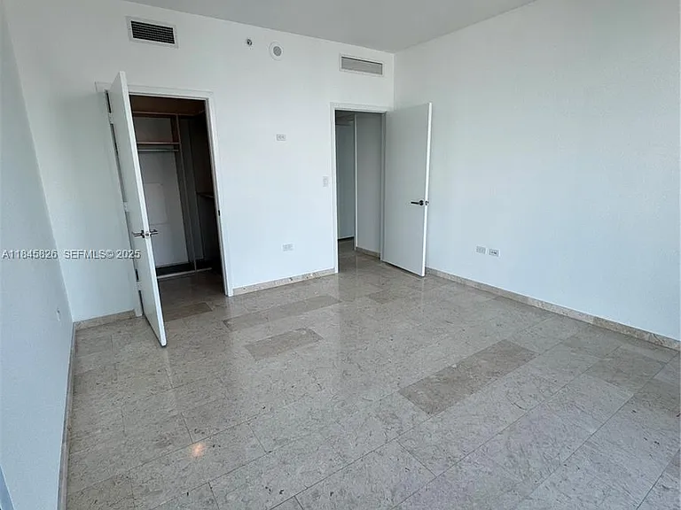 88 SW 7th St #3012 — Photo 12