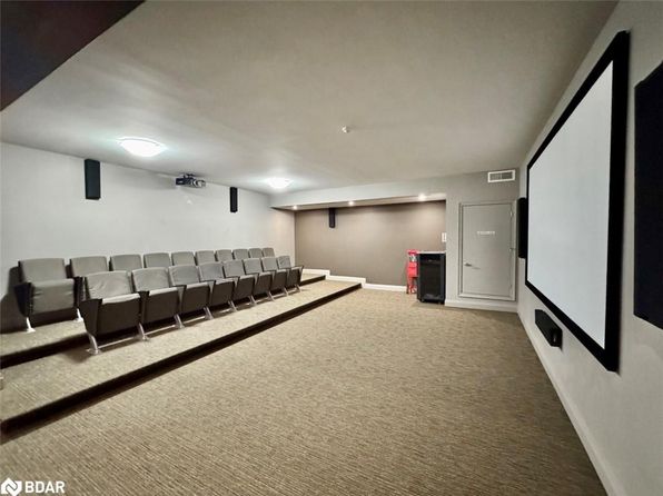 100 John St #403, Brampton, ON L6W 0A8
