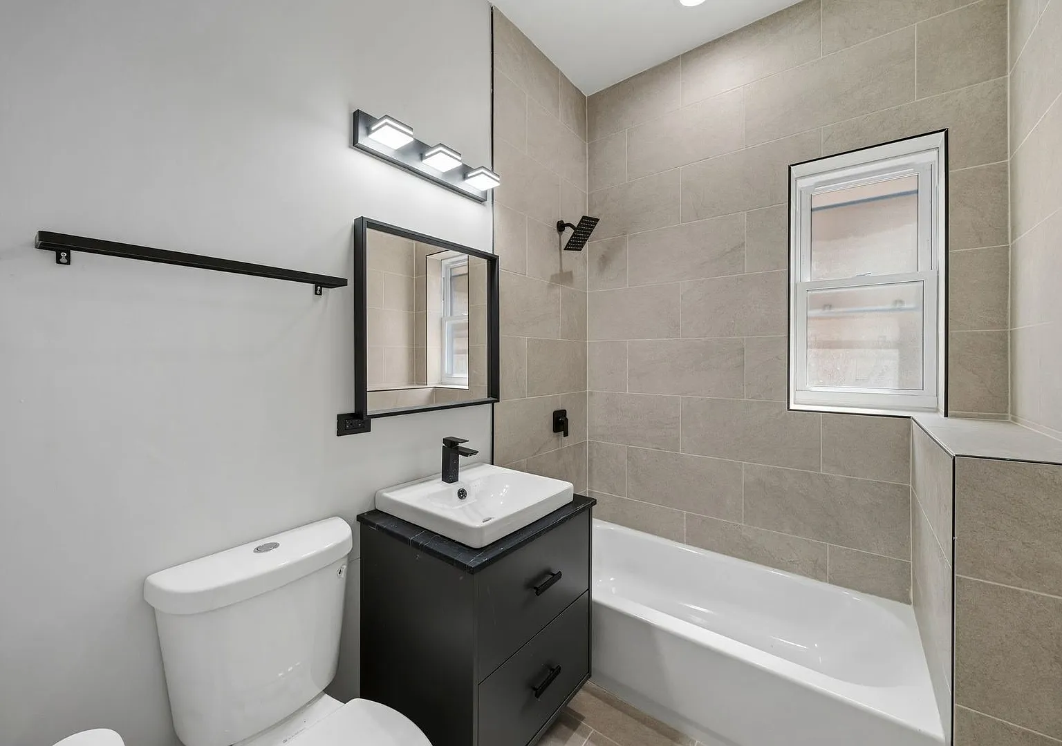 3 bed, $2,000 — Photo 3