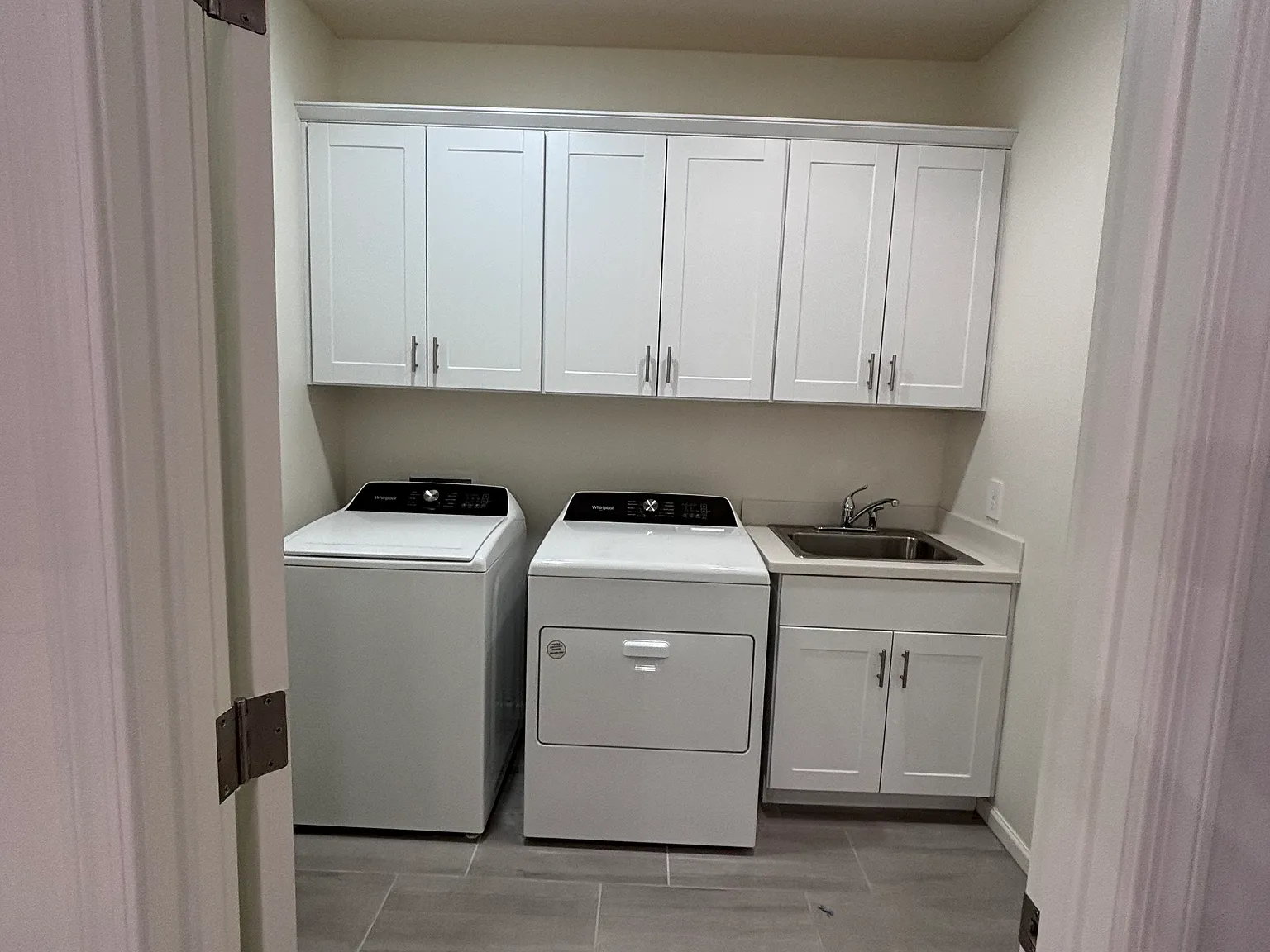 4 bed, 2.5 bath, 2384 sqft, $2,495 — Photo 3