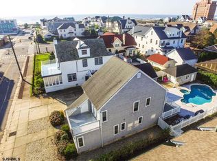 16 S Surrey Ave, Ventnor City, NJ 08406