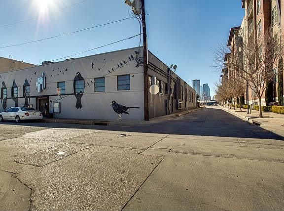 3rd image of 215 N Walton St APT 6