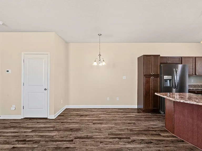 399 Frisco Way — Photo 7
