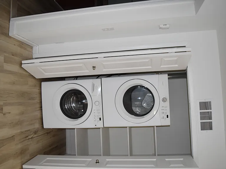 Sunnymede Apartments - Troy, MI — Photo 36