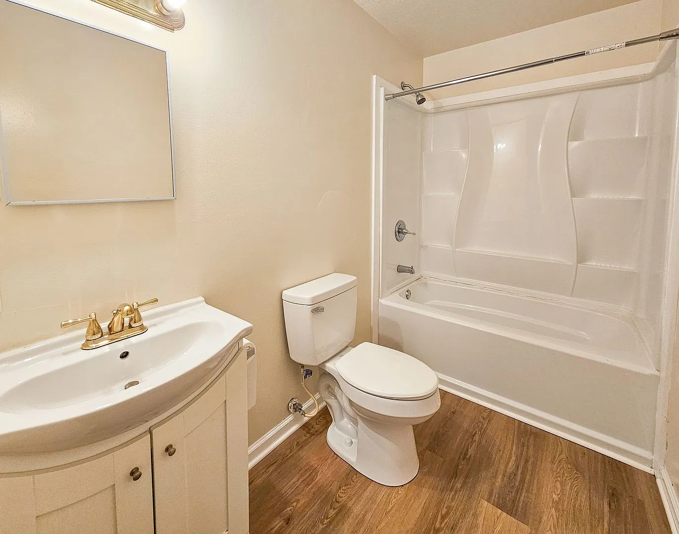 3 bed, 2.0 bath, 1052 sqft, $1,850 — Photo 4