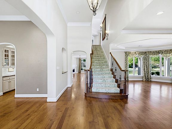 3rd image of 6008 Laurel Valley Ct