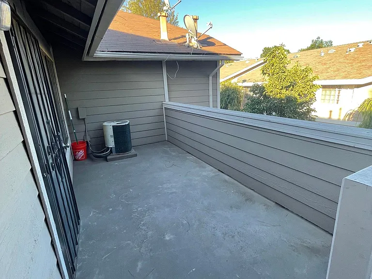 11350 Foothill Blvd #9 — Photo 17