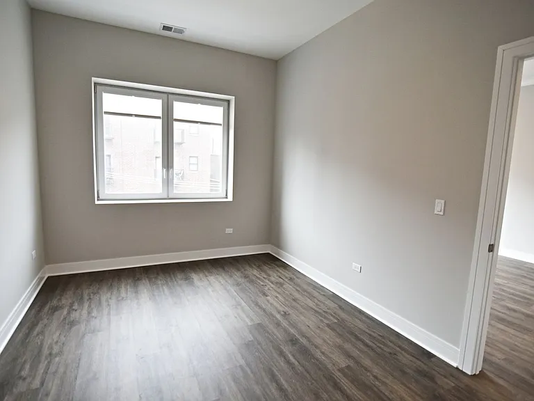 927 W. Irving Park — Photo 31