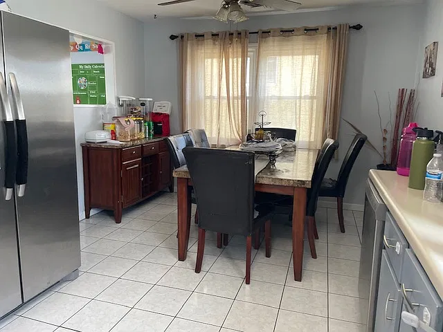3 bed, 1410 sqft, $3,600 — Photo 3