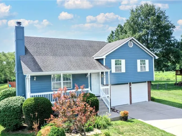 801 Stone Brook Dr, Grain Valley, MO 64029