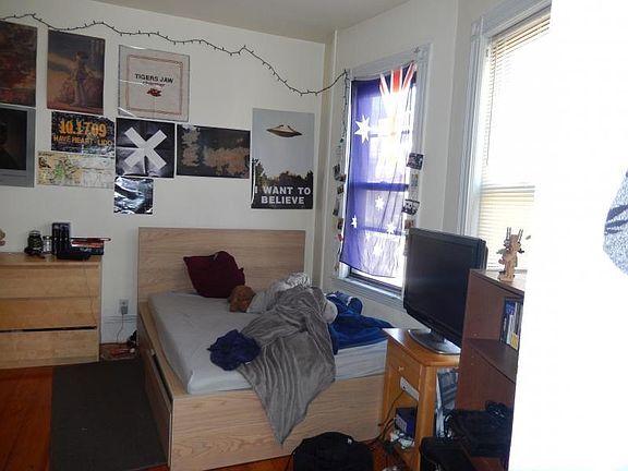 3rd image of 165 Chestnut Ave #1