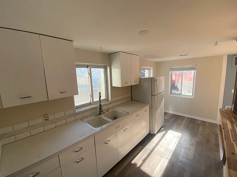 828 W 11th Ave — Photo 6