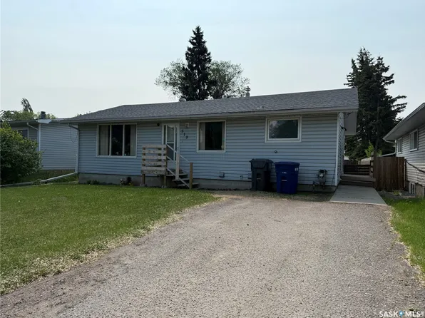518 3rd Avenue W, Meadow Lake, SK S9X 1B3