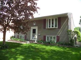 4903 49th Ave, Moline, IL 61265