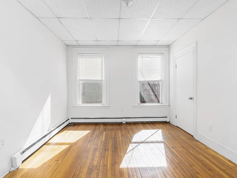 79 Oak St #4 — Photo 9