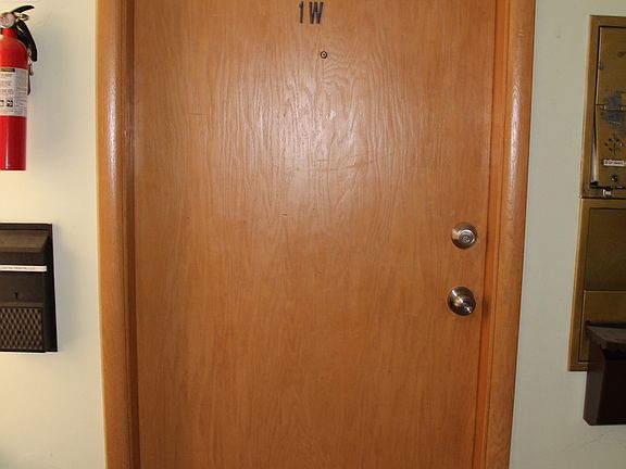 4th image of 7304 N Harlem Ave APT 1W